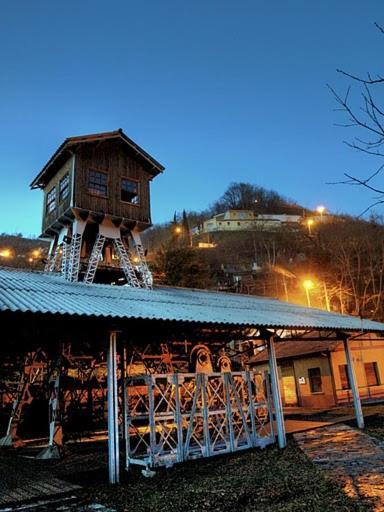 El Sumiciu Pensionat Mieres  Exteriör bild